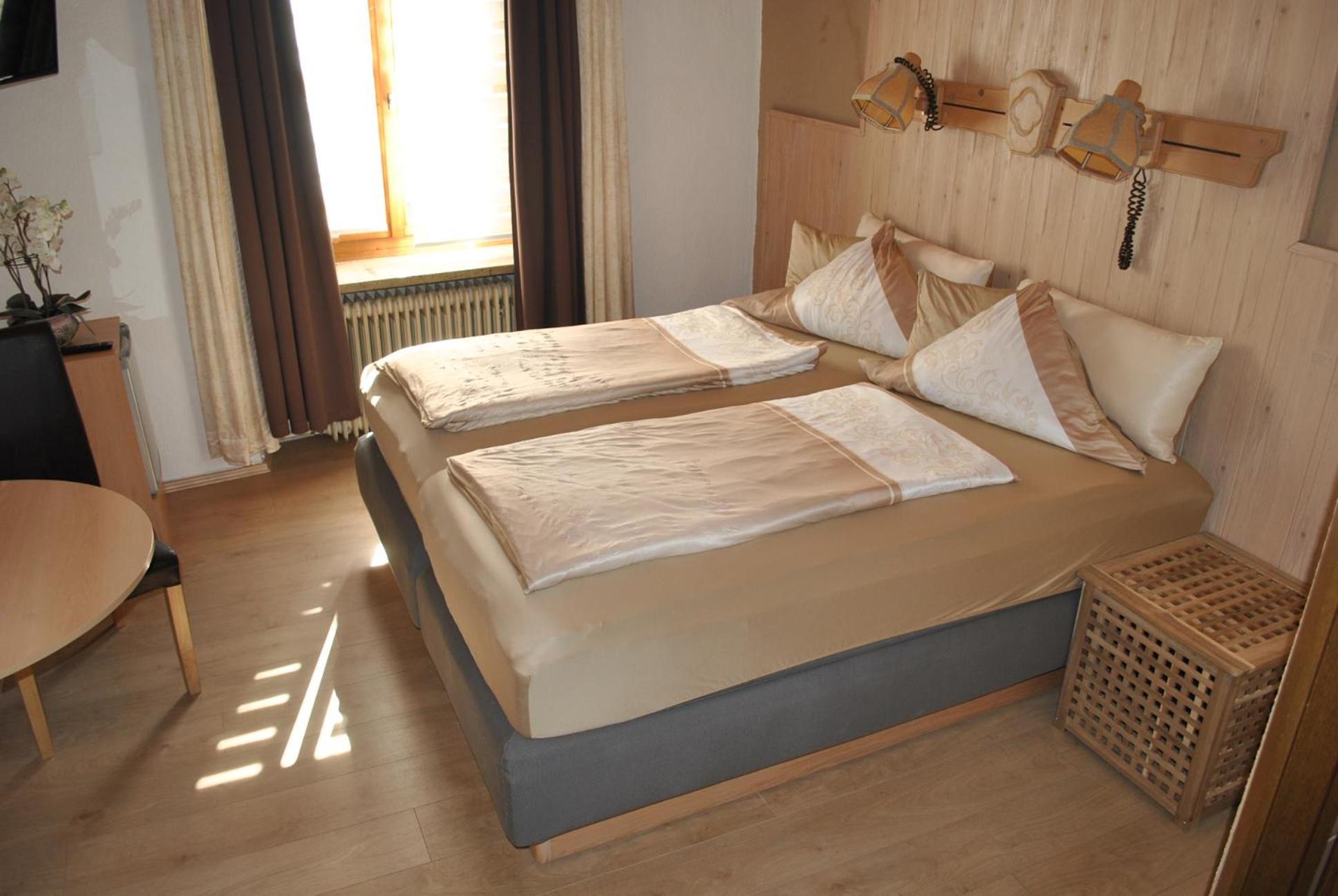 Hotel Pension Schwarzer Adler นับบวร์ก ภายนอก รูปภาพ